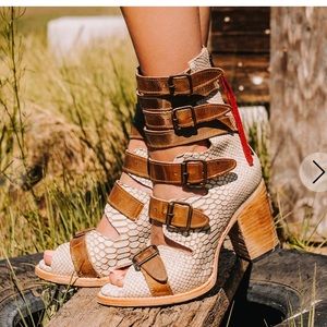 White Snake Freebird Bonds